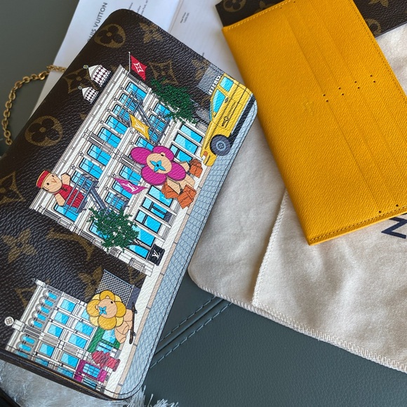 Authentic Louis Vuitton bag - Picture 7 of 16